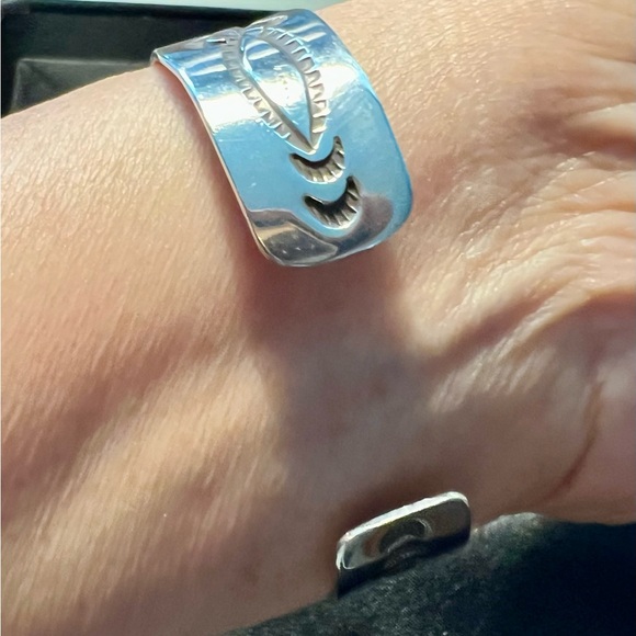 Dean Brown cuff sterling silver vintage bracelet with 5 round turquoise. - Picture 3 of 14